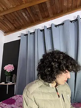 Snapshot of TeensNews18 chatting on February 24, 11:49 pm TeensNews18 online show from February 24, 11:49 pm