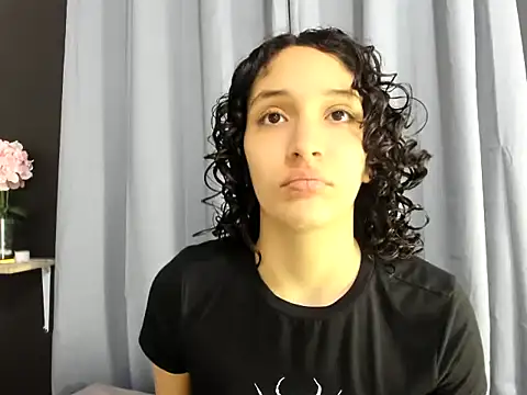 Snapshot of TeensNews18 chatting on November 30, 11:44 am TeensNews18 online show from November 30, 11:44 am