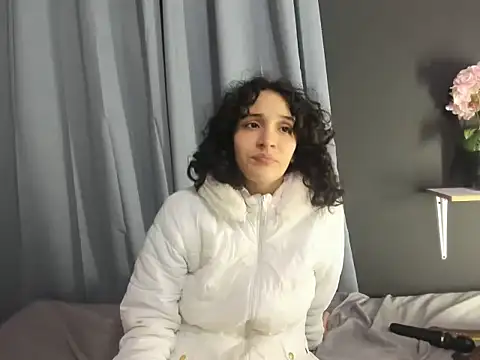 Snapshot of TeensNews18 chatting on December 2, 11:28 pm TeensNews18 online show from December 2, 11:28 pm