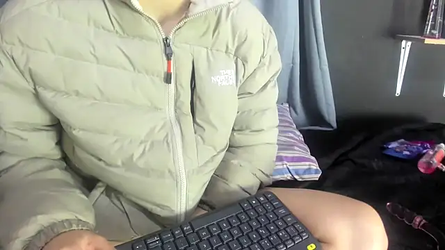 Snapshot of TeensNews18 chatting on November 16, 12:32 pm TeensNews18 online show from November 16, 12:32 pm