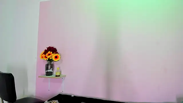 Snapshot of TeensNews18 chatting on October 30, 12:03 pm TeensNews18 online show from October 30, 12:03 pm