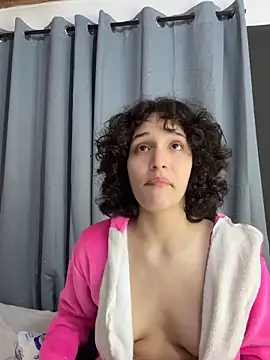 Snapshot of TeensNews18 chatting on February 11, 11:26 pm TeensNews18 online show from February 11, 11:26 pm