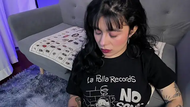 flower smith  online show from April 10, 12:01 pm