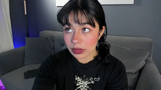 flower smith  online show from January 14, 11:47 am