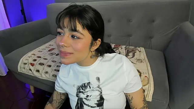 flower smith  online show from April 4, 11:39 am