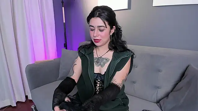 Snapshot of flower_smith_ chatting on October 1, 11:36 am flower smith online show from October 1, 11:36 am