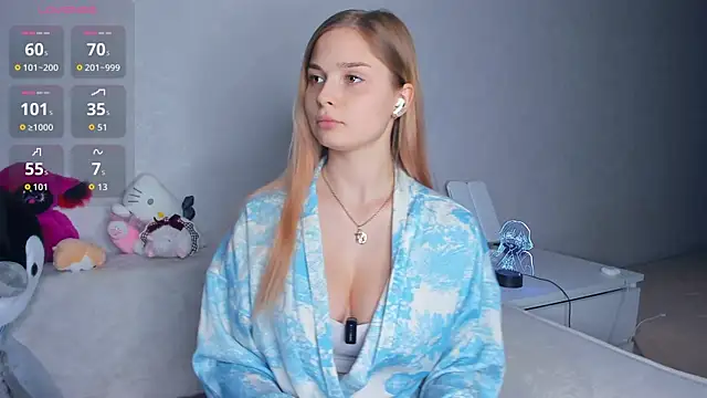 Snapshot of hidden_charm chatting on February 11, 3:45 pm hidden charm online show from February 11, 3:45 pm