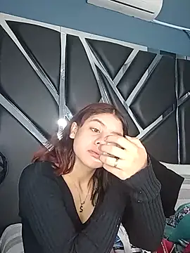 Snapshot of Julieth_brown_ chatting on September 19, 7:29 pm Julieth brown online show from September 19, 7:29 pm