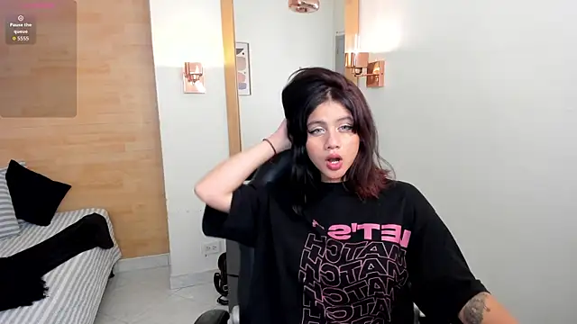 Snapshot of Julieth_brown_ chatting on September 14, 12:27 pm Julieth brown online show from September 14, 12:27 pm