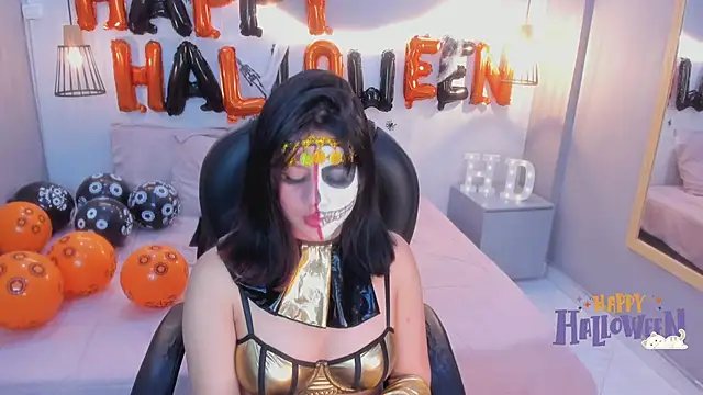 Julieth brown  online show from October 31, 9:11 pm