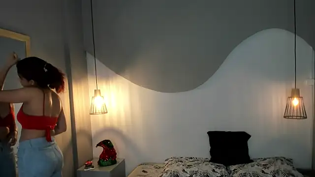 Julieth brown  online show from November 27, 7:25 pm