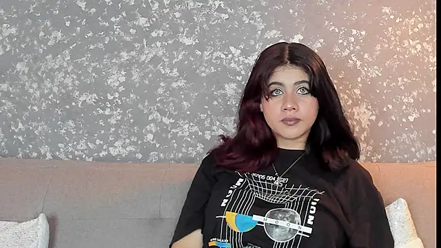 Julieth brown  online show from December 4, 7:46 pm