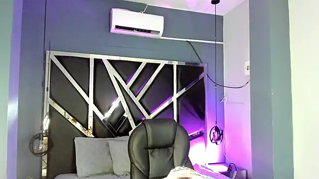 Snapshot of Julieth_brown_ chatting on September 27, 8:48 pm Julieth brown online show from September 27, 8:48 pm