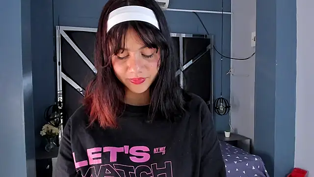 Snapshot of Julieth_brown_ chatting on October 8, 7:47 pm Julieth brown online show from October 8, 7:47 pm