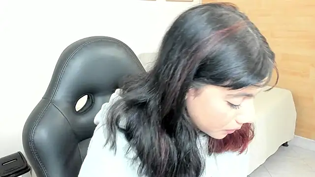 Julieth brown  online show from December 21, 11:34 am