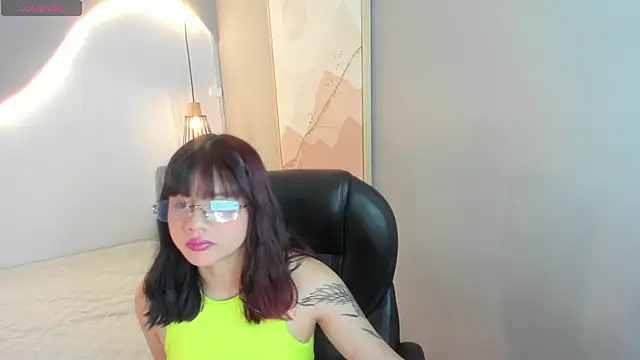 Julieth brown  online show from December 16, 7:18 pm