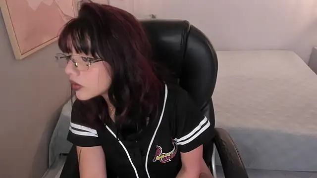 Julieth brown  online show from January 12, 8:04 pm