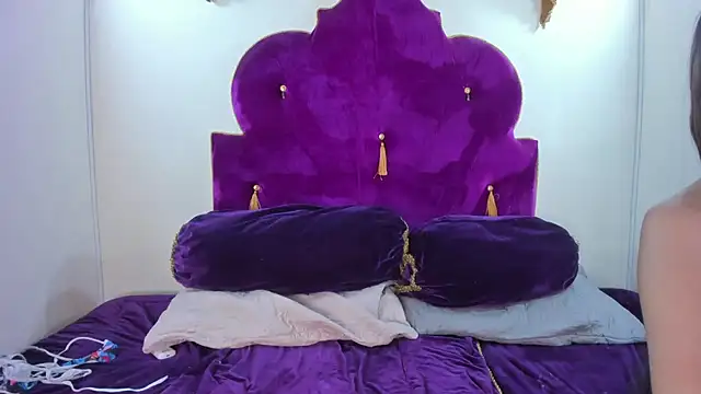 Snapshot of Laurentyler__ chatting on April 21, 2:51 am Laurentyler online show from April 21, 2:51 am