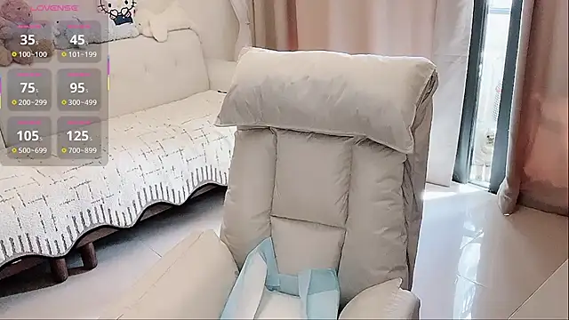 LuLu-Moon online show from November 25, 4:57 am