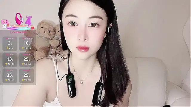 Snapshot of LuLu-Moon chatting on September 24, 9:21 pm LuLu-Moon online show from September 24, 9:21 pm