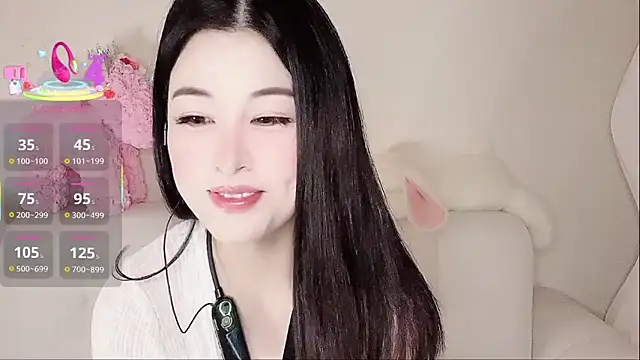 Snapshot of LuLu-Moon chatting on October 12, 7:10 am LuLu-Moon online show from October 12, 7:10 am