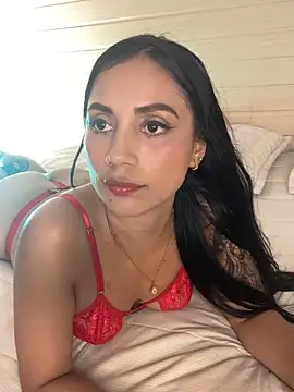 GabiHills online show from October 6, 7:03 pm