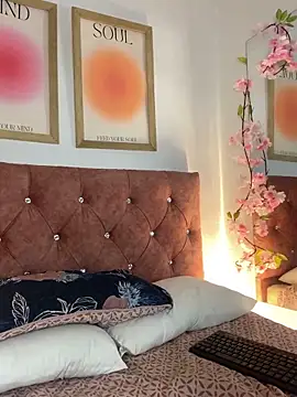 GabiHills online show from December 13, 8:04 pm