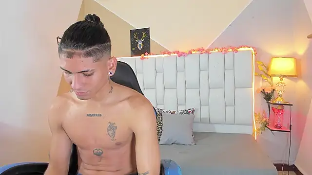 Adan Oriol online show from January 12, 3:57 am