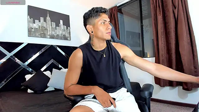 Adan Oriol online show from April 10, 3:46 am