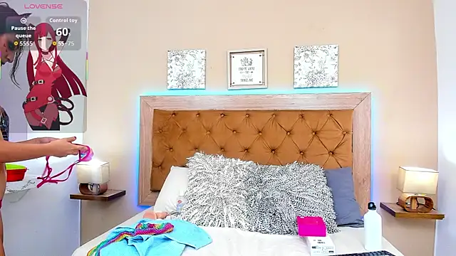 EmilyJonns online show from September 13, 11:43 am