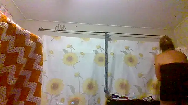 Snapshot of Bored_Grandma chatting on September 26, 6:42 am Bored Grandma online show from September 26, 6:42 am