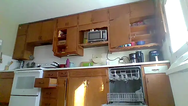 Bored Grandma online show from February 16, 9:45 pm