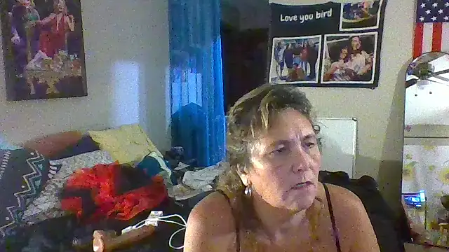 Snapshot of Bored_Grandma chatting on October 23, 6:01 am Bored Grandma online show from October 23, 6:01 am