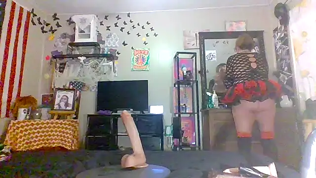 Snapshot of Bored_Grandma chatting on October 22, 8:14 am Bored Grandma online show from October 22, 8:14 am