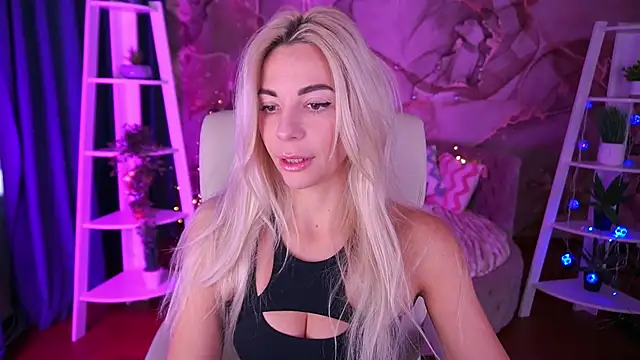 BellaRayyy online show from January 9, 7:15 am