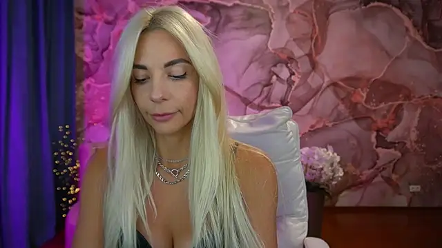 Snapshot of BellaRayyy chatting on September 26, 8:16 pm BellaRayyy online show from September 26, 8:16 pm