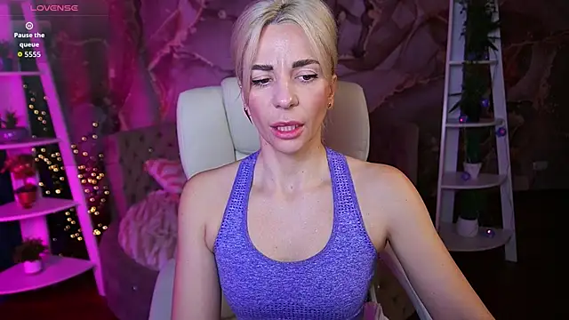 BellaRayyy online show from March 31, 5:53 am