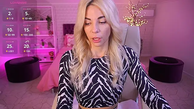 BellaRayyy online show from April 14, 12:54 pm