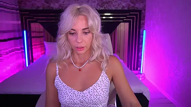 BellaRayyy online show from July 1, 1:22 pm
