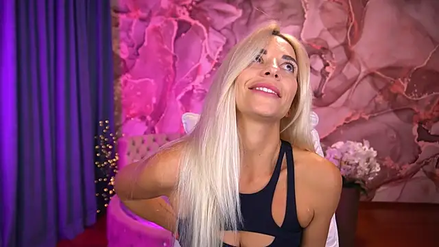 Snapshot of BellaRayyy chatting on September 29, 7:52 pm BellaRayyy online show from September 29, 7:52 pm