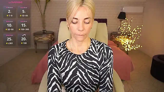 BellaRayyy online show from April 7, 6:26 am