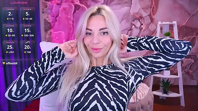 Snapshot of BellaRayyy chatting on December 2, 6:48 am BellaRayyy online show from December 2, 6:48 am