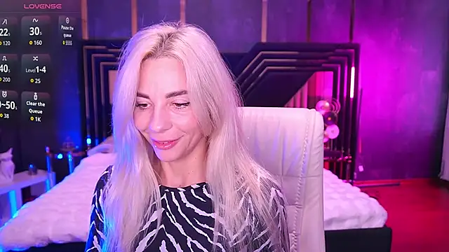 Snapshot of BellaRayyy chatting on November 28, 7:30 am BellaRayyy online show from November 28, 7:30 am