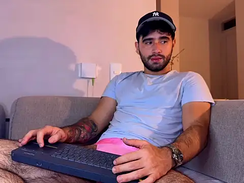 Snapshot of zack_sullivan22 chatting on November 27, 3:29 am zack sullivan22 online show from November 27, 3:29 am