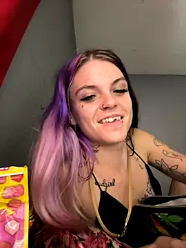 ittybittymeryssa online show from November 18, 11:15 pm