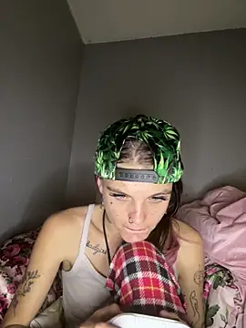 ittybittymeryssa online show from November 17, 6:12 pm