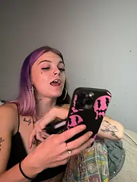 ittybittymeryssa online show from November 18, 6:17 am