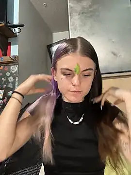 ittybittymeryssa online show from December 20, 11:24 am