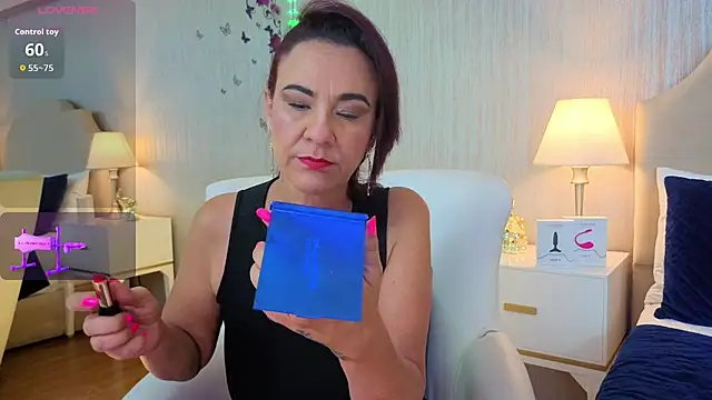 Snapshot of ScarleetJonson chatting on November 22, 6:18 pm ScarleetJonson online show from November 22, 6:18 pm