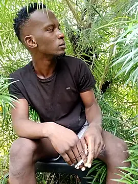 RAWFREAKYVERSE online show from April 3, 7:15 am